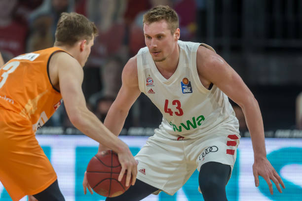 显高于竞争 显高于竞争