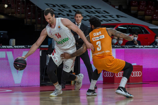 不够忠诚 不够忠诚