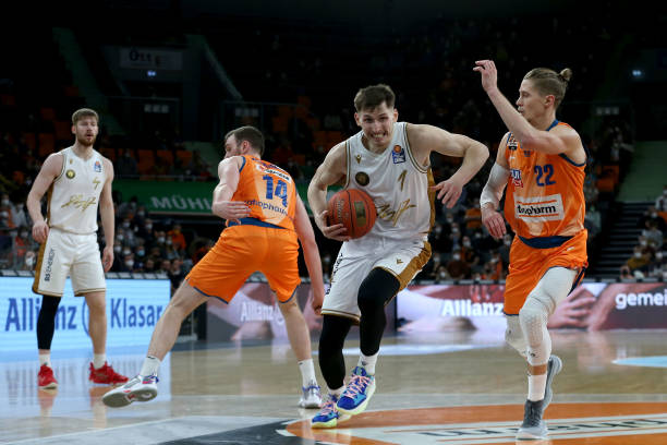 尽管磨合时 尽管磨合时