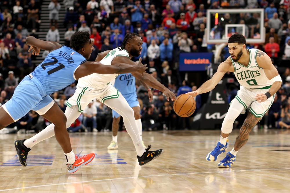 根据国际足 根据国际足